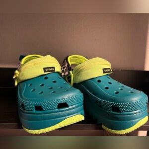 Crocs - platform adventure crocs